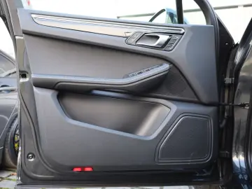 PORSCHE Macan 2.0 AWD 360  SportChrono Airmatic ACC R20