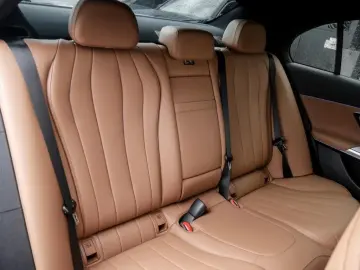 MERCEDES-BENZ E 200 AMG-Sport Night DIGITAL Distr 36&hellip;