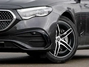 MERCEDES-BENZ E 200 AMG-Sport Night DIGITAL Distr 36&hellip;