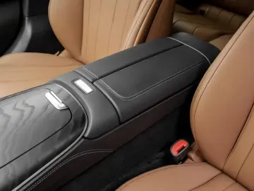 MERCEDES-BENZ E 200 AMG-Sport Night DIGITAL Distr 36&hellip;