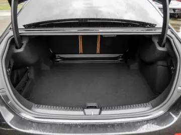 MERCEDES-BENZ E 200 AMG-Sport Night DIGITAL Distr 36&hellip;