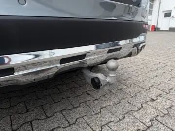 MERCEDES-BENZ GLC 300e 4M PANO DISTR  Burm3D AHK Dig&hellip;