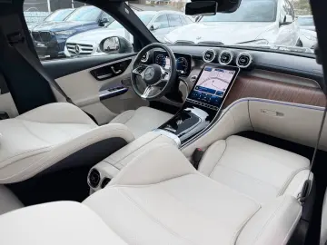 MERCEDES-BENZ GLC 300e 4M PANO DISTR  Burm3D AHK Dig&hellip;