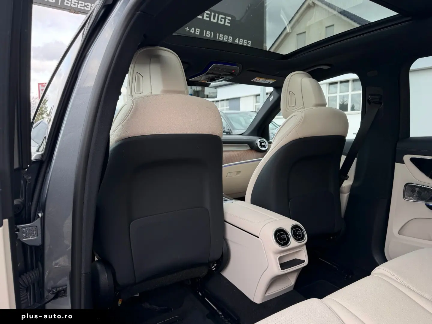 MERCEDES-BENZ GLC 300e 4M PANO DISTR  Burm3D AHK Dig&hellip;