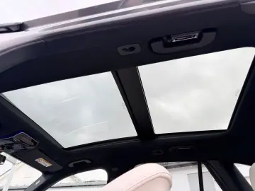 MERCEDES-BENZ GLC 300e 4M PANO DISTR  Burm3D AHK Dig&hellip;