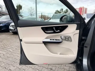 MERCEDES-BENZ GLC 300e 4M PANO DISTR  Burm3D AHK Dig&hellip;