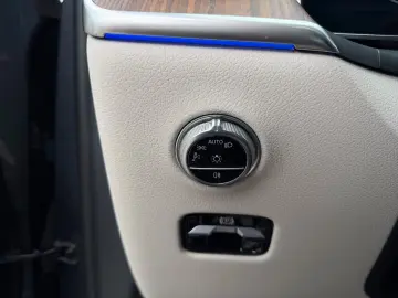 MERCEDES-BENZ GLC 300e 4M PANO DISTR  Burm3D AHK Dig&hellip;