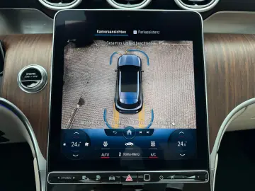 MERCEDES-BENZ GLC 300e 4M PANO DISTR  Burm3D AHK Dig&hellip;