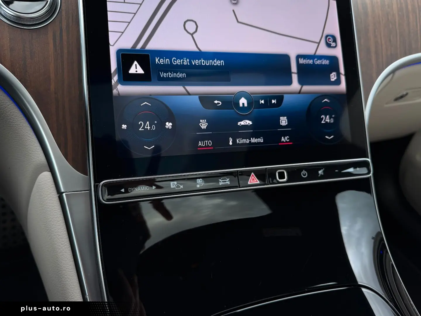 MERCEDES-BENZ GLC 300e 4M PANO DISTR  Burm3D AHK Dig&hellip;