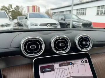 MERCEDES-BENZ GLC 300e 4M PANO DISTR  Burm3D AHK Dig&hellip;