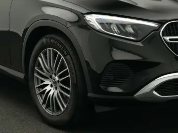 MERCEDES-BENZ GLC 200 4M Avantgarde Kamera 19  LED MBUX Memo