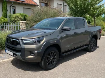 TOYOTA Hilux 2.8 D-4D 4X4 INVINCIBLE   SCHALTGETRIEBE!!