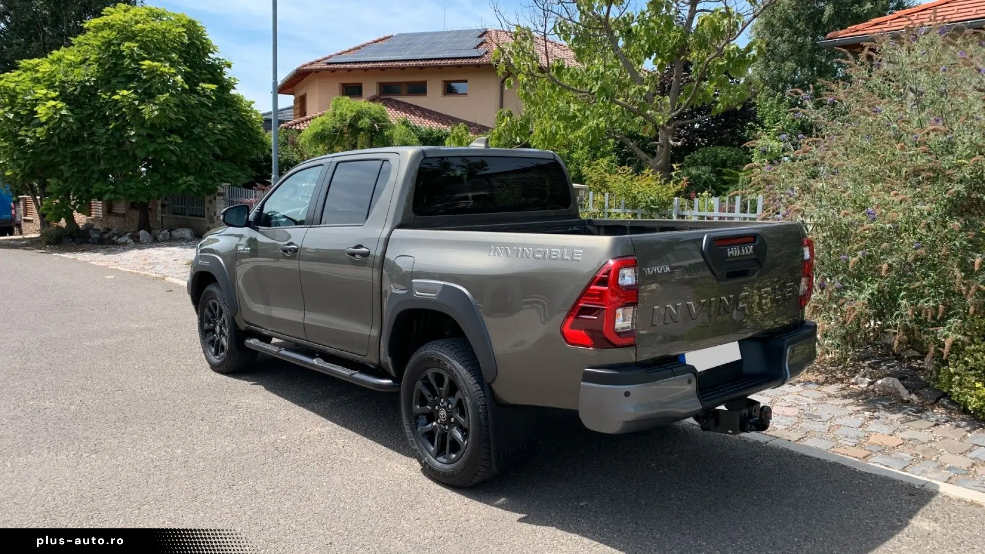 TOYOTA Hilux 2.8 D-4D 4X4 INVINCIBLE   SCHALTGETRIEBE!!