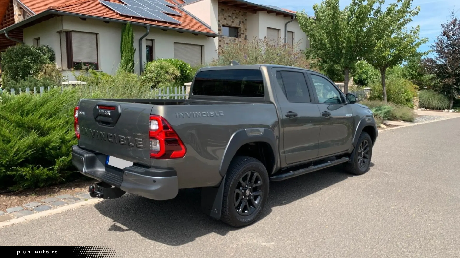 TOYOTA Hilux 2.8 D-4D 4X4 INVINCIBLE   SCHALTGETRIEBE!!