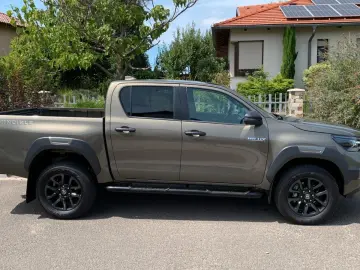 TOYOTA Hilux 2.8 D-4D 4X4 INVINCIBLE   SCHALTGETRIEBE!!