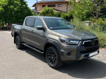 TOYOTA Hilux 2.8 D-4D 4X4 INVINCIBLE   SCHALTGETRIEBE!!