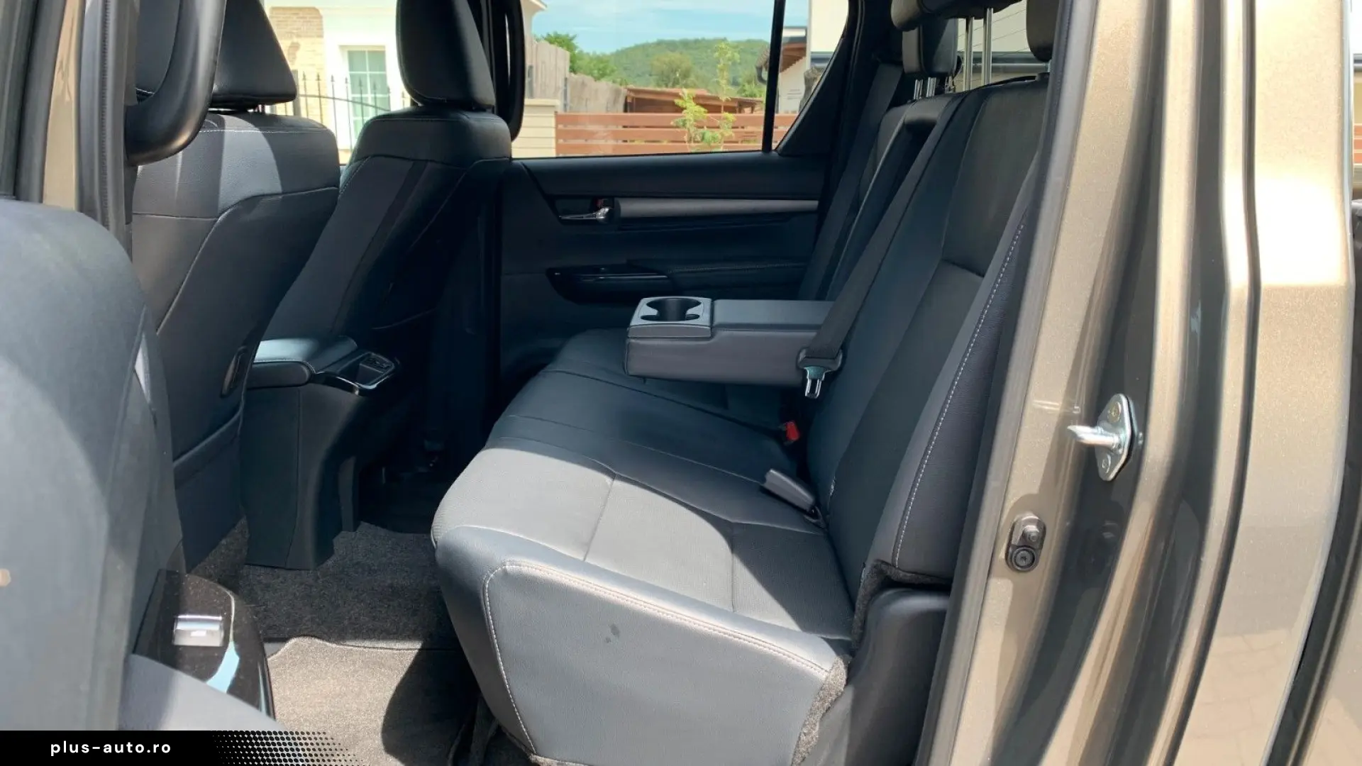 TOYOTA Hilux 2.8 D-4D 4X4 INVINCIBLE   SCHALTGETRIEBE!!