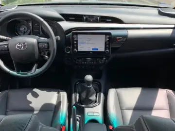 TOYOTA Hilux 2.8 D-4D 4X4 INVINCIBLE   SCHALTGETRIEBE!!