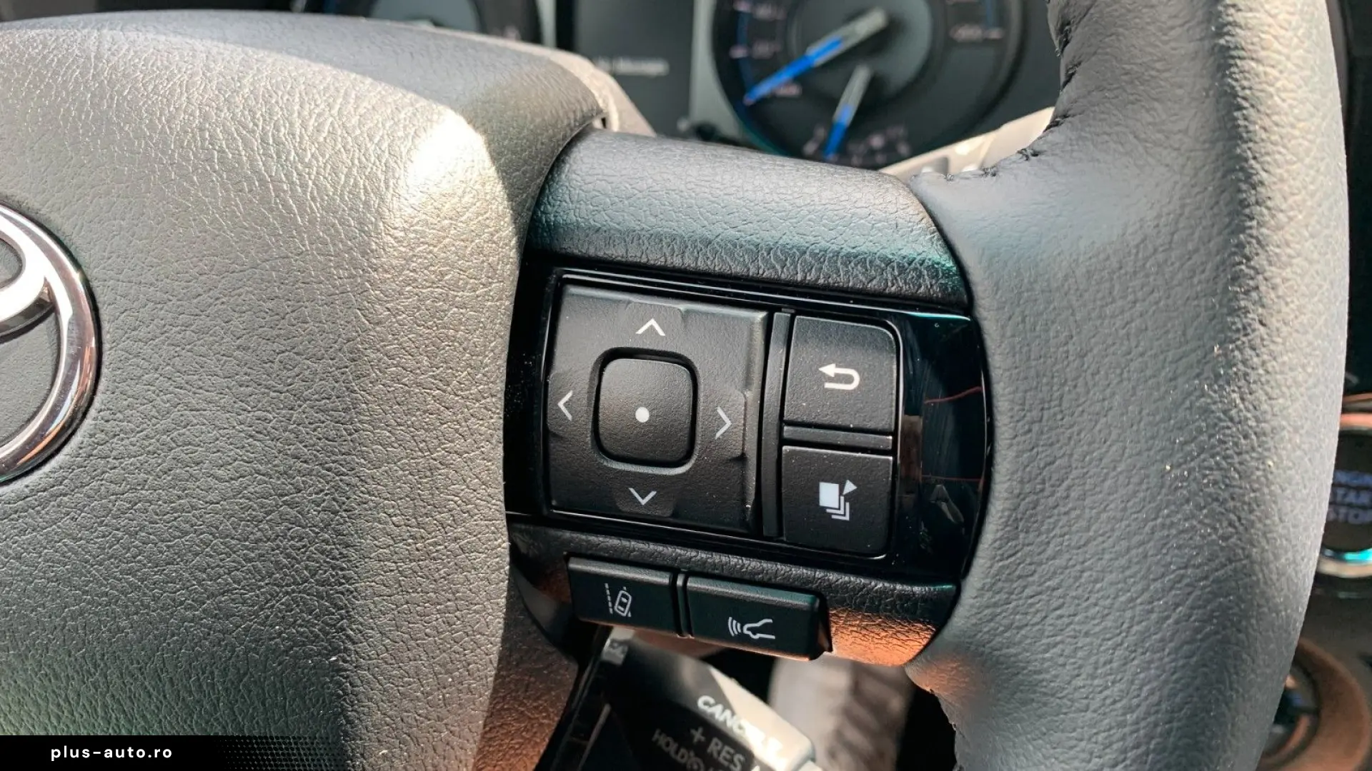 TOYOTA Hilux 2.8 D-4D 4X4 INVINCIBLE   SCHALTGETRIEBE!!