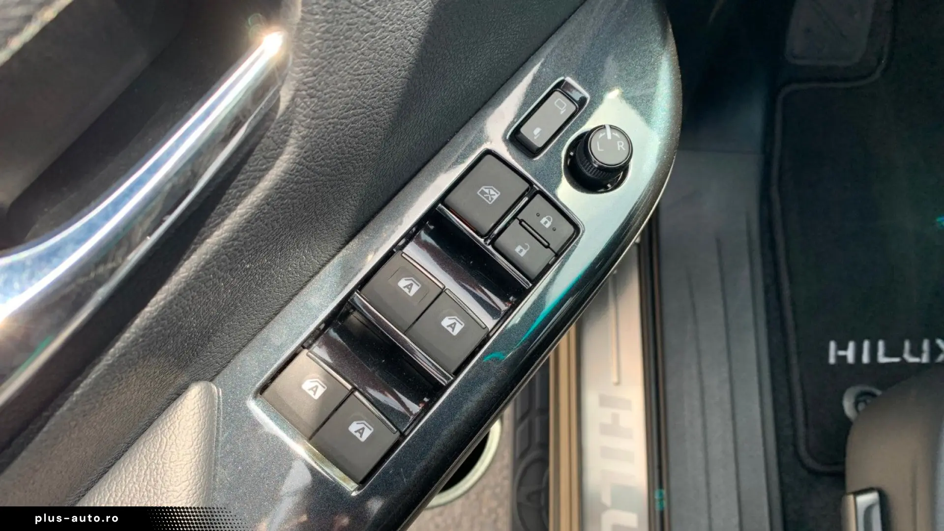 TOYOTA Hilux 2.8 D-4D 4X4 INVINCIBLE   SCHALTGETRIEBE!!