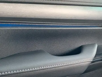 TOYOTA Hilux 2.8 D-4D 4X4 INVINCIBLE   SCHALTGETRIEBE!!