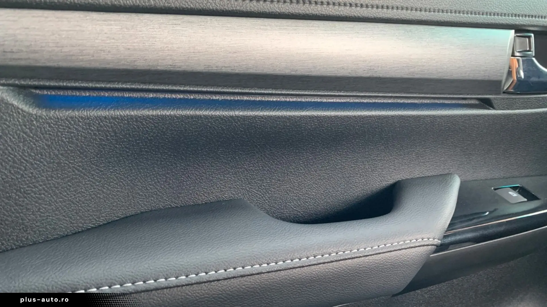 TOYOTA Hilux 2.8 D-4D 4X4 INVINCIBLE   SCHALTGETRIEBE!!