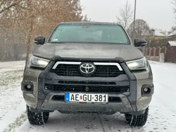 TOYOTA Hilux 2.8 D-4D 4X4 DOUBLE INVINCIBLE NET  47990.