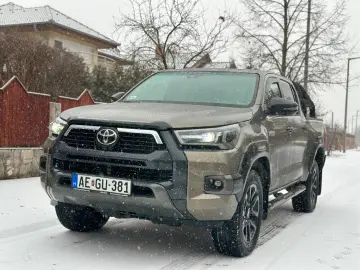TOYOTA Hilux 2.8 D-4D 4X4 DOUBLE INVINCIBLE NET  47990.