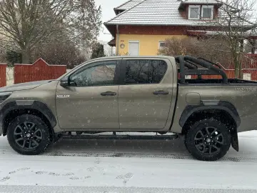 TOYOTA Hilux 2.8 D-4D 4X4 DOUBLE INVINCIBLE NET  47990.