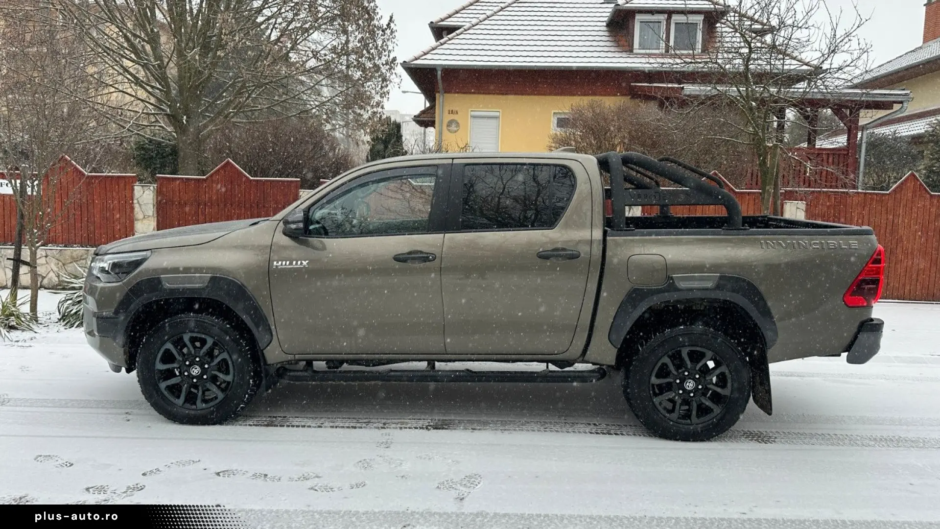 TOYOTA Hilux 2.8 D-4D 4X4 DOUBLE INVINCIBLE NET  47990.