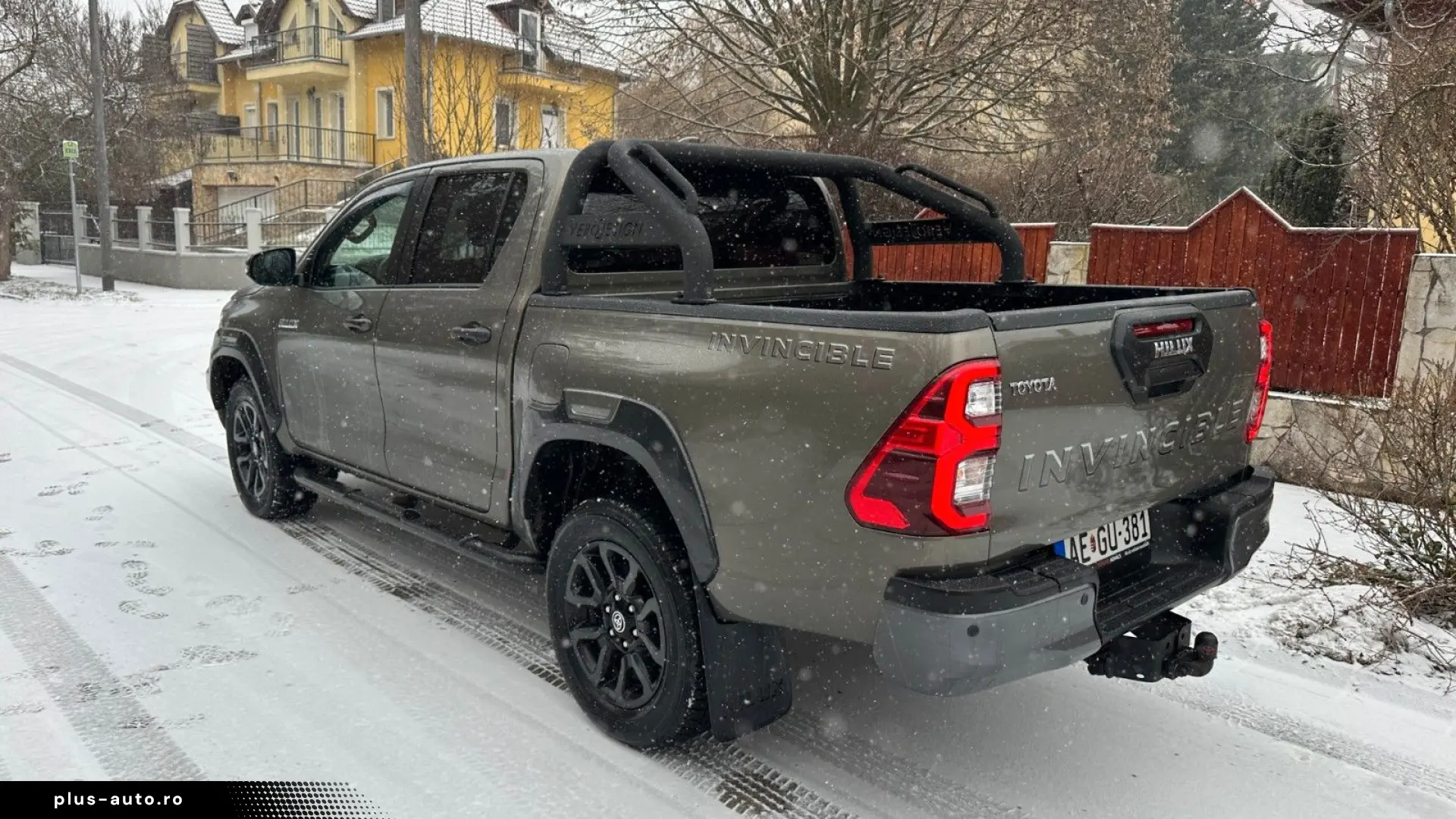 TOYOTA Hilux 2.8 D-4D 4X4 DOUBLE INVINCIBLE NET  47990.