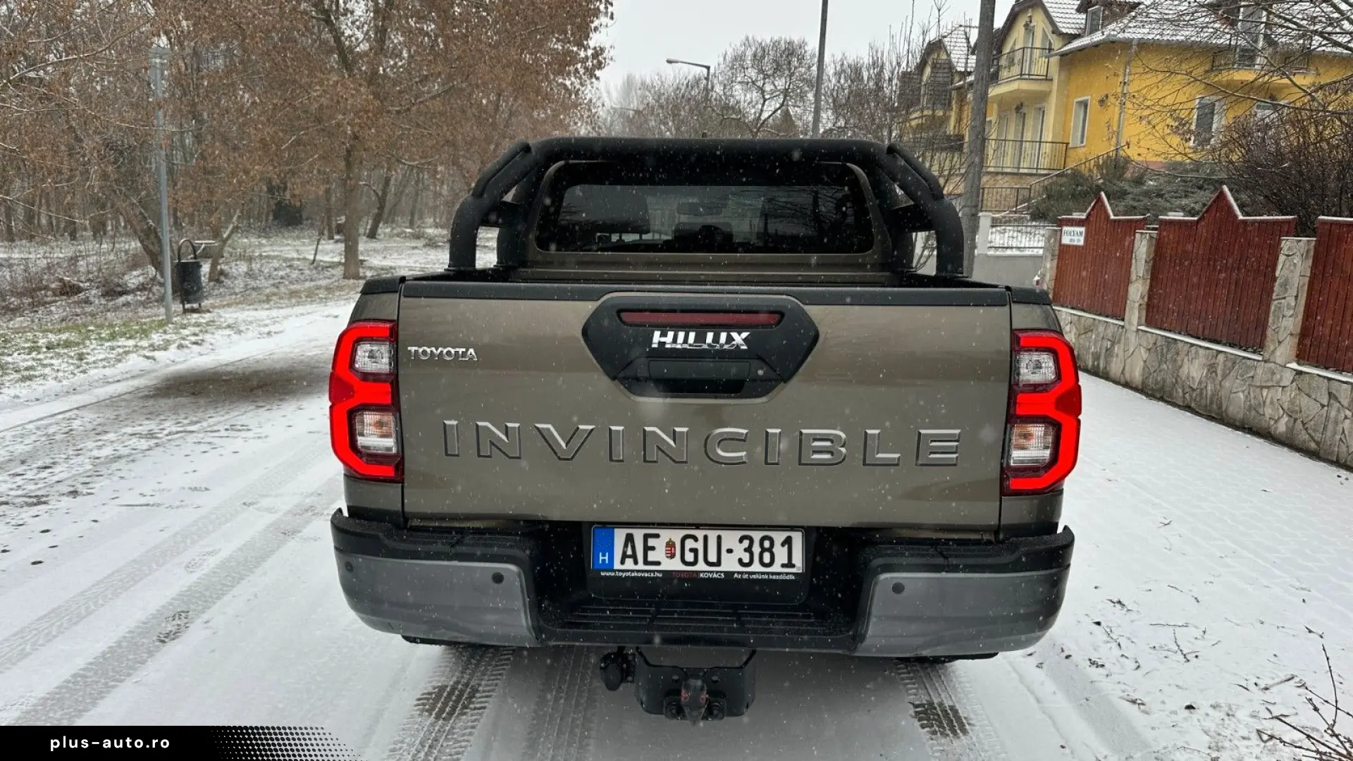 TOYOTA Hilux 2.8 D-4D 4X4 DOUBLE INVINCIBLE NET  47990.