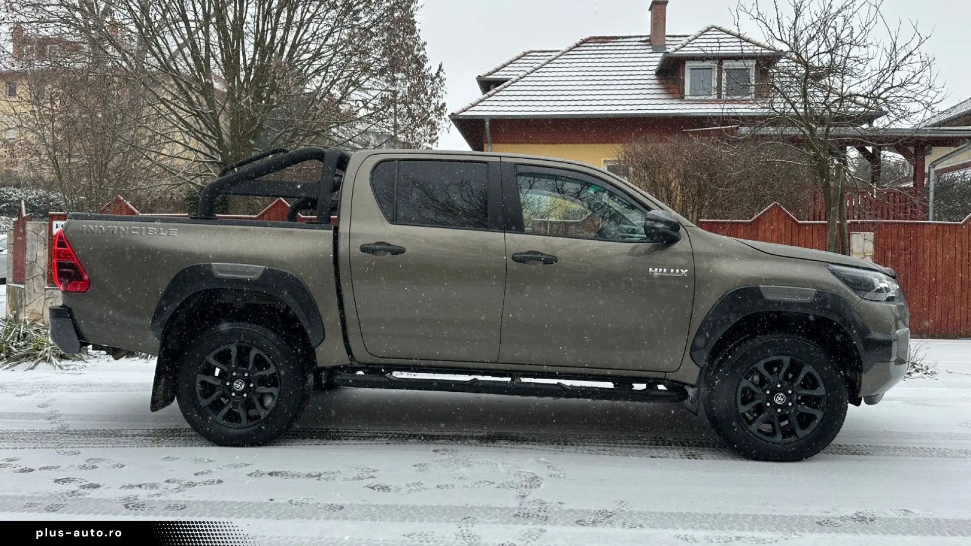 TOYOTA Hilux 2.8 D-4D 4X4 DOUBLE INVINCIBLE NET  47990.