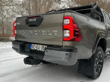 TOYOTA Hilux 2.8 D-4D 4X4 DOUBLE INVINCIBLE NET  47990.