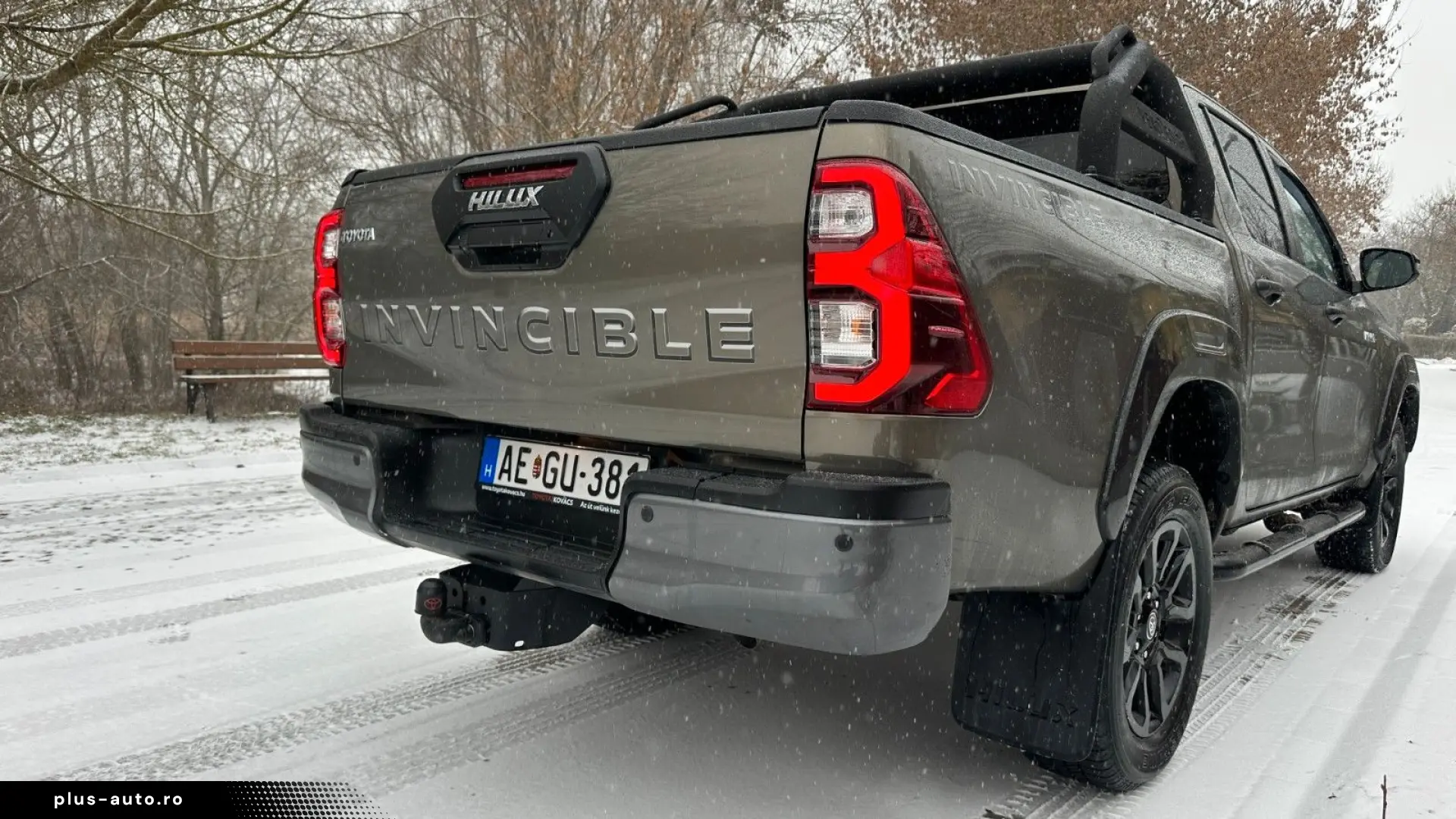 TOYOTA Hilux 2.8 D-4D 4X4 DOUBLE INVINCIBLE NET  47990.