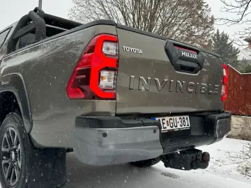 TOYOTA Hilux 2.8 D-4D 4X4 DOUBLE INVINCIBLE NET  47990.