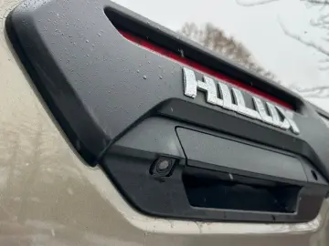 TOYOTA Hilux 2.8 D-4D 4X4 DOUBLE INVINCIBLE NET  47990.