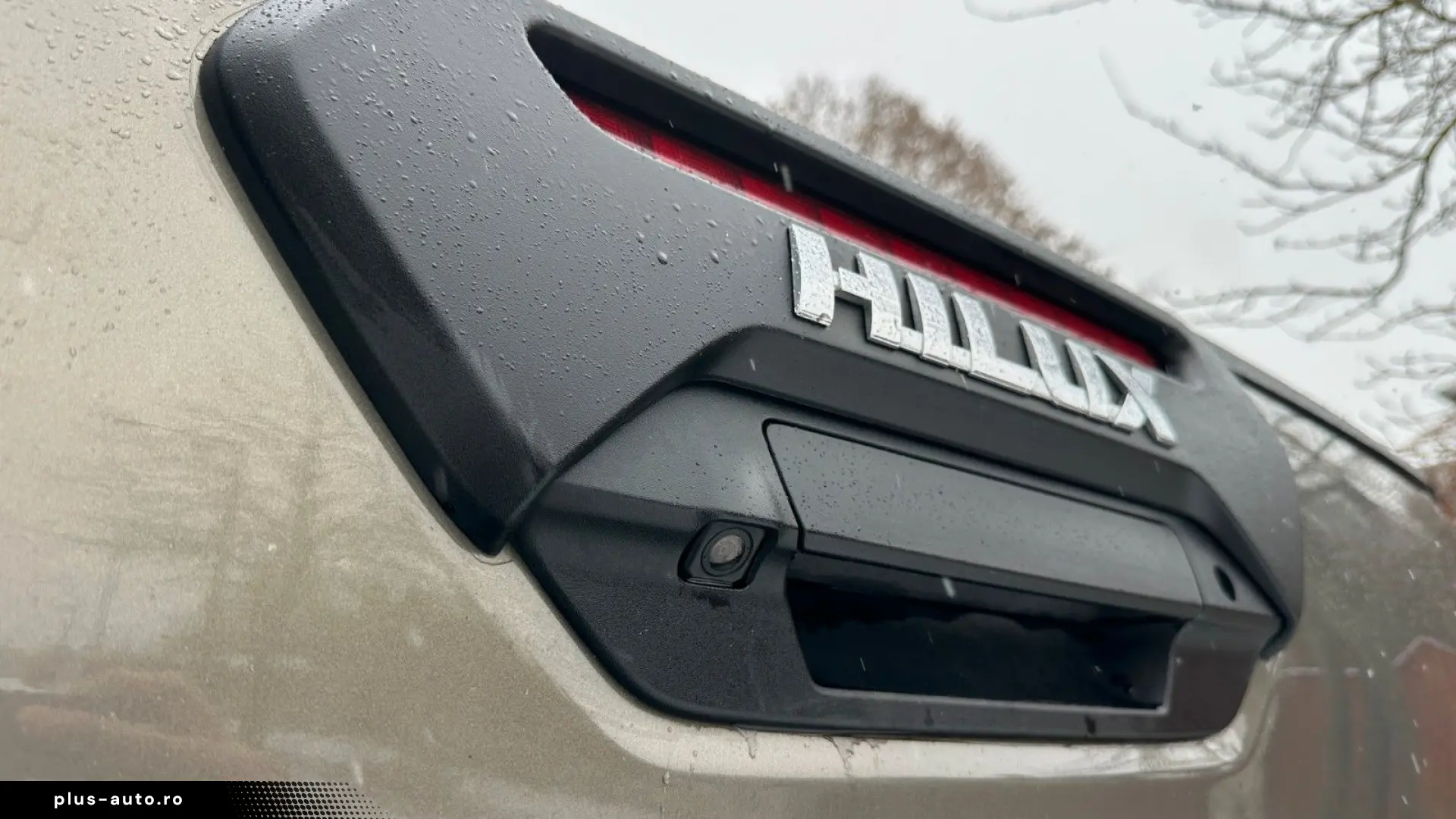 TOYOTA Hilux 2.8 D-4D 4X4 DOUBLE INVINCIBLE NET  47990.