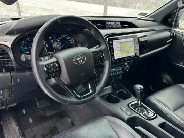 TOYOTA Hilux 2.8 D-4D 4X4 DOUBLE INVINCIBLE NET  47990.