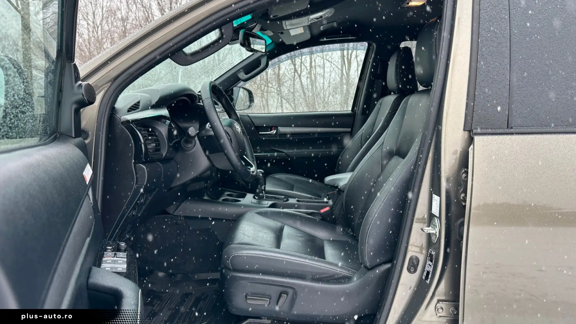 TOYOTA Hilux 2.8 D-4D 4X4 DOUBLE INVINCIBLE NET  47990.