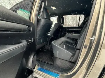 TOYOTA Hilux 2.8 D-4D 4X4 DOUBLE INVINCIBLE NET  47990.