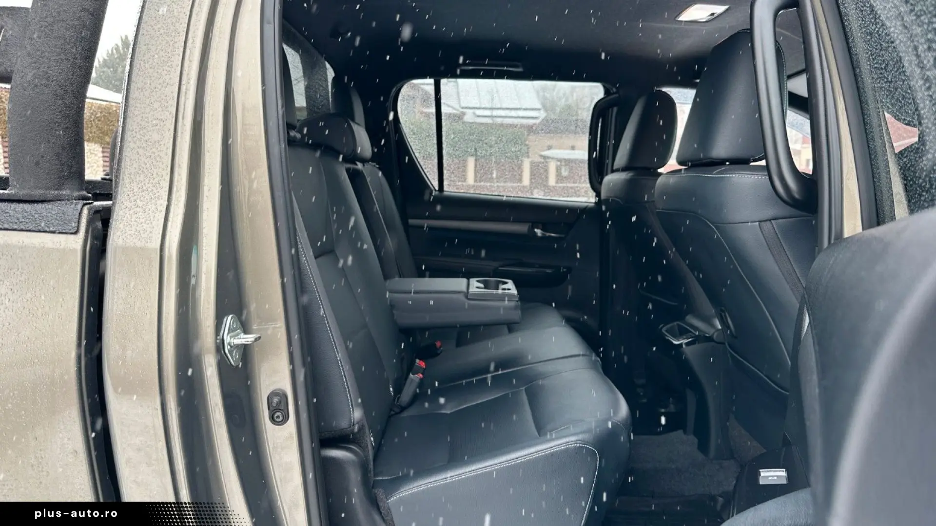 TOYOTA Hilux 2.8 D-4D 4X4 DOUBLE INVINCIBLE NET  47990.