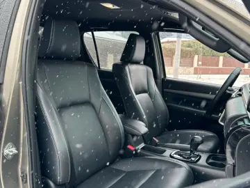 TOYOTA Hilux 2.8 D-4D 4X4 DOUBLE INVINCIBLE NET  47990.