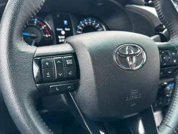 TOYOTA Hilux 2.8 D-4D 4X4 DOUBLE INVINCIBLE NET  47990.