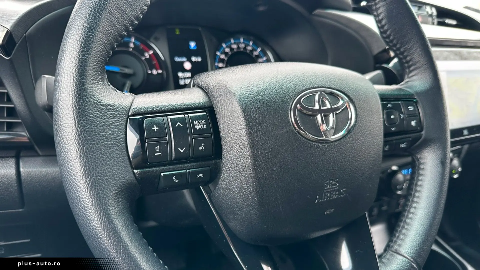 TOYOTA Hilux 2.8 D-4D 4X4 DOUBLE INVINCIBLE NET  47990.