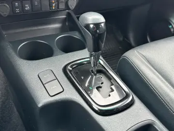 TOYOTA Hilux 2.8 D-4D 4X4 DOUBLE INVINCIBLE NET  47990.