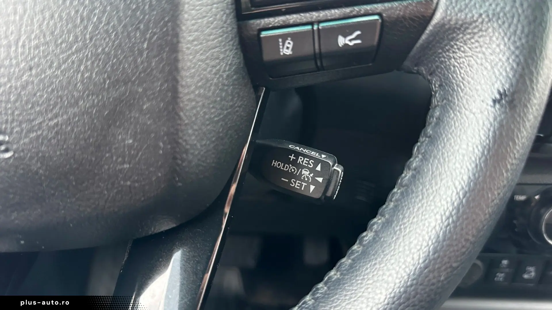 TOYOTA Hilux 2.8 D-4D 4X4 DOUBLE INVINCIBLE NET  47990.