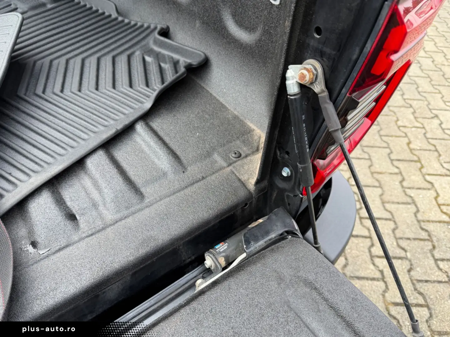 TOYOTA Double Cab INVINCIBLE 2.8 Aut.Leder.LED.Kamera.