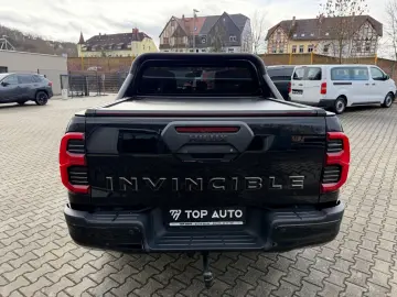TOYOTA Double Cab INVINCIBLE 2.8 Aut.Leder.LED.Kamera.