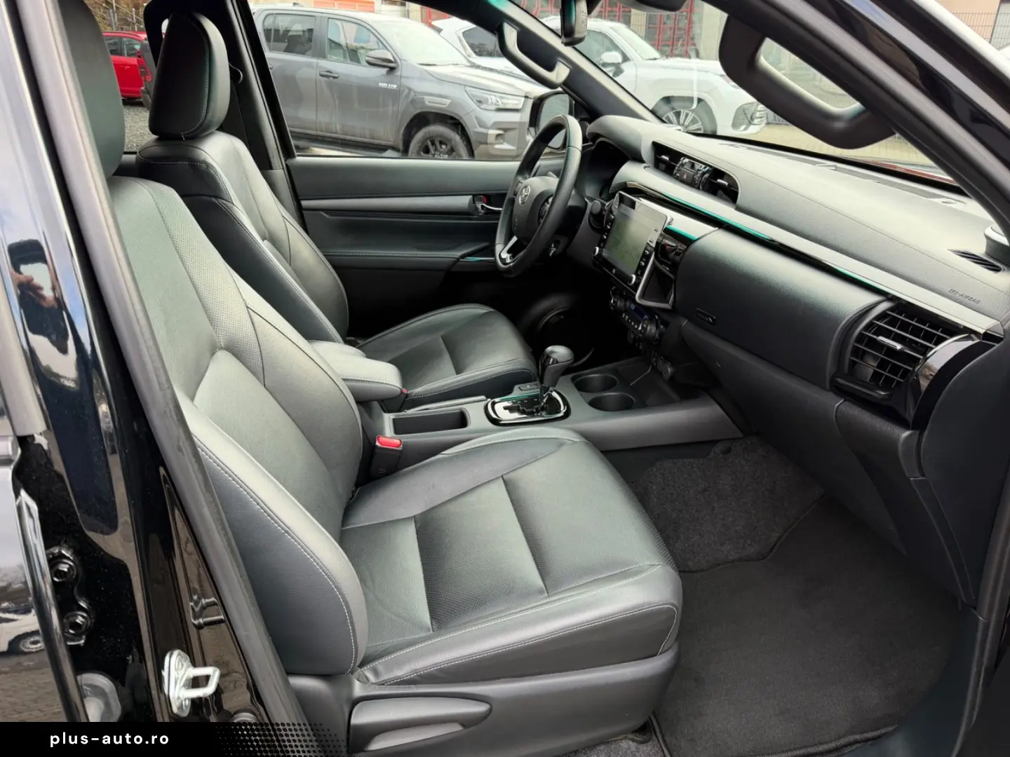 TOYOTA Double Cab INVINCIBLE 2.8 Aut.Leder.LED.Kamera.